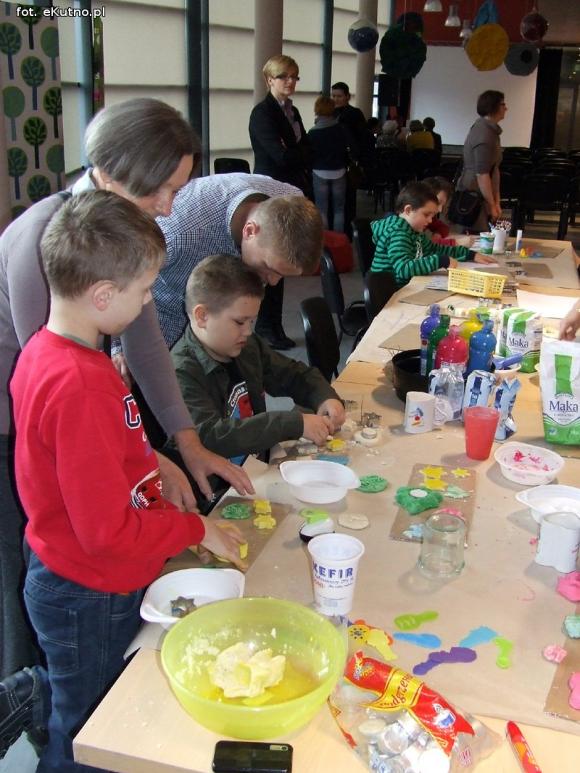 Autystyczny czyli kto? Autystyczny czyli jaki? Poznajmy autystów