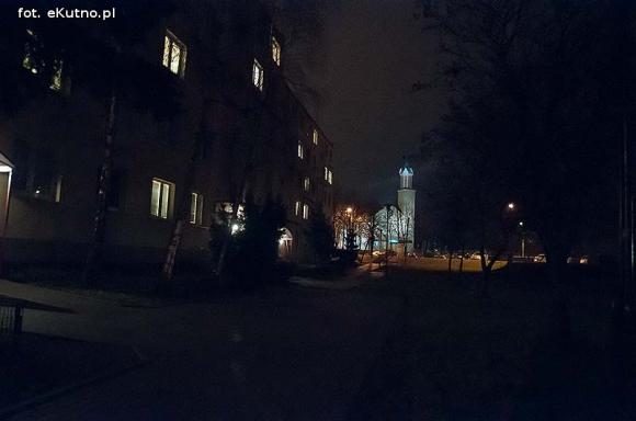 Ciemności między blokami na Chrobrego i Jagiełły zniknęły