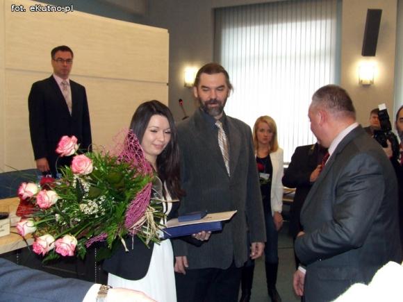 Kulturalnie na sesji Rady Miasta Kutna: nagrody prezydenta i kwiaty dla dyrektor Kutnowskiego Domu Kultury