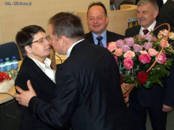 Kulturalnie na sesji Rady Miasta Kutna: nagrody prezydenta i kwiaty dla dyrektor Kutnowskiego Domu Kultury