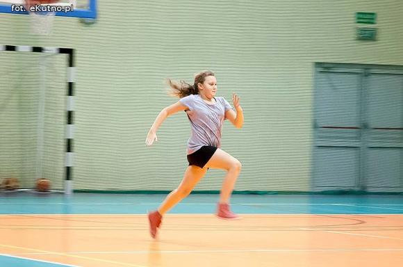 Nieprawda, że w Kutnie jest nudno: koszykówka od najmłodszych lat