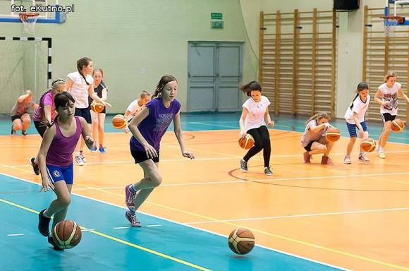 Nieprawda, że w Kutnie jest nudno: koszykówka od najmłodszych lat