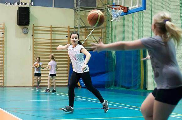 Nieprawda, że w Kutnie jest nudno: koszykówka od najmłodszych lat