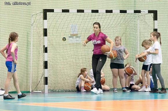 Nieprawda, że w Kutnie jest nudno: koszykówka od najmłodszych lat