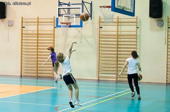 Nieprawda, że w Kutnie jest nudno: koszykówka od najmłodszych lat