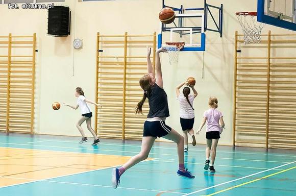 Nieprawda, że w Kutnie jest nudno: koszykówka od najmłodszych lat