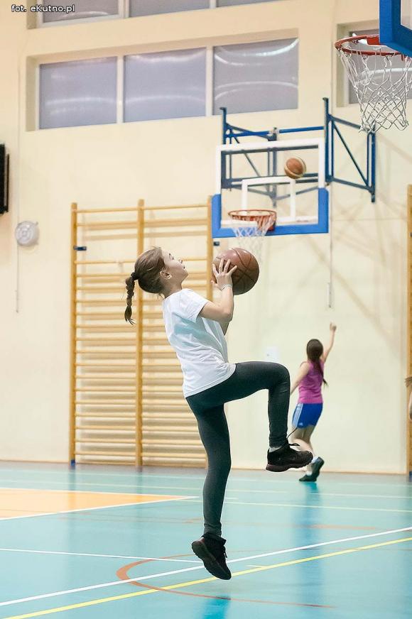 Nieprawda, że w Kutnie jest nudno: koszykówka od najmłodszych lat