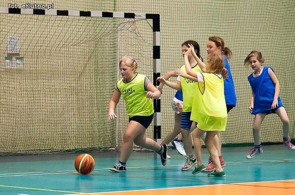 Nieprawda, że w Kutnie jest nudno: koszykówka od najmłodszych lat