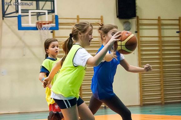 Nieprawda, że w Kutnie jest nudno: koszykówka od najmłodszych lat