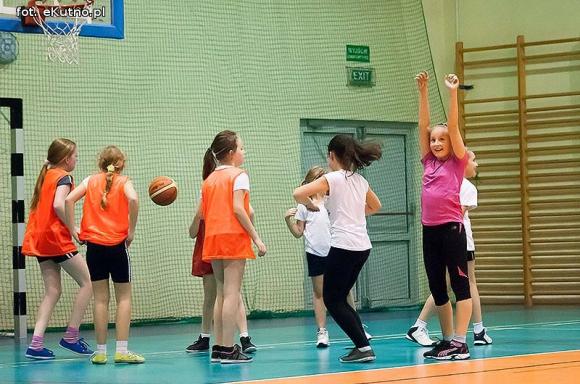 Nieprawda, że w Kutnie jest nudno: koszykówka od najmłodszych lat