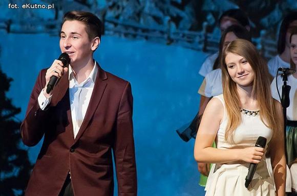 Piosenki z dzwonkami. Talenty muzyczne Młodzieżowego Domu Kultury