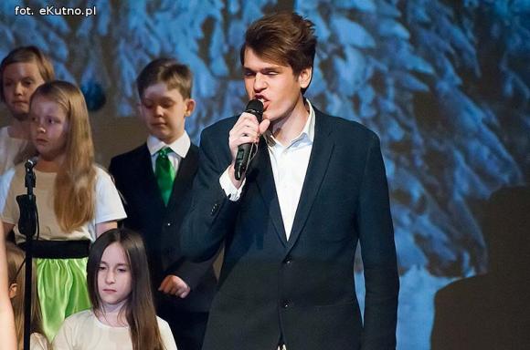 Piosenki z dzwonkami. Talenty muzyczne Młodzieżowego Domu Kultury