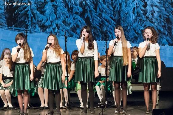 Piosenki z dzwonkami. Talenty muzyczne Młodzieżowego Domu Kultury