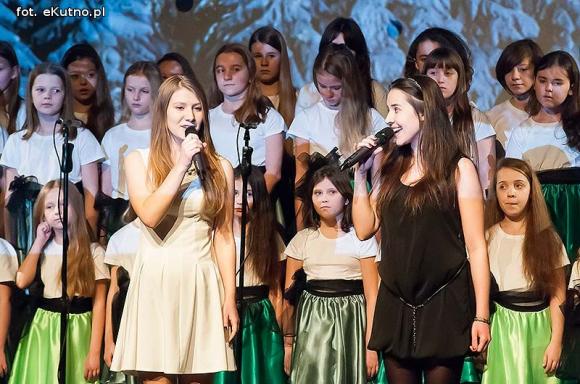 Piosenki z dzwonkami. Talenty muzyczne Młodzieżowego Domu Kultury