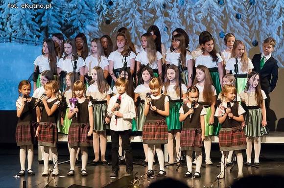 Piosenki z dzwonkami. Talenty muzyczne Młodzieżowego Domu Kultury