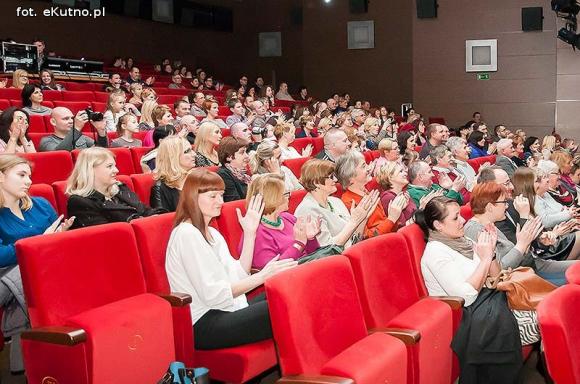 Piosenki z dzwonkami. Talenty muzyczne Młodzieżowego Domu Kultury