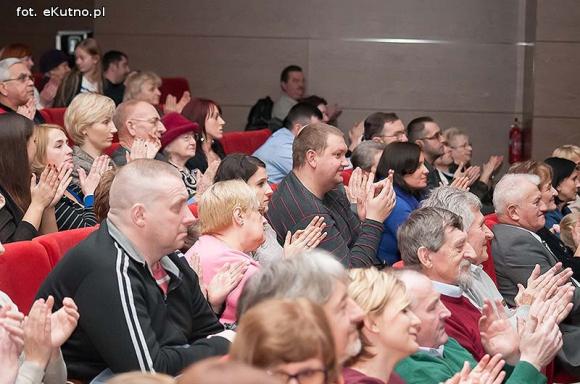 Piosenki z dzwonkami. Talenty muzyczne Młodzieżowego Domu Kultury