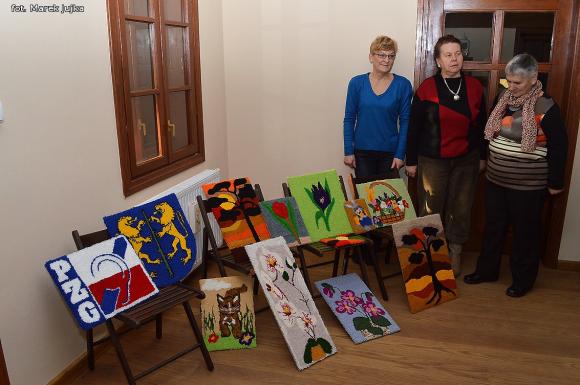 Wystawa rękodzieła seniorów