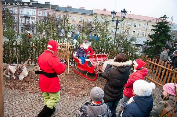 Święto miłości - błogosłowionych chwil w gronie rodzinnym. Wigilia pod Ratuszem