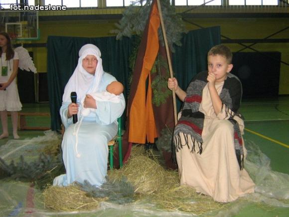  Otwieraj serce na dobroć, życzliwość i przyjaźń. Jasełka w Dziewiątce