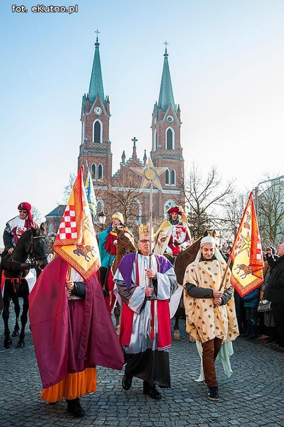 Chrystus Dobroczyńcą Wielu. Mieszkańcy Kutna w orszaku Trzech Króli