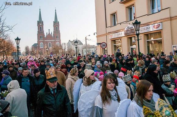 Chrystus Dobroczyńcą Wielu. Mieszkańcy Kutna w orszaku Trzech Króli