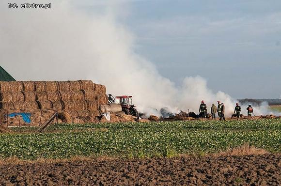 Pożar pryzmy siana w Kałach Towarzystwo