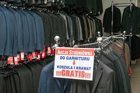 Z SZYKIEM na STUDNIÓWKĘ. Koszula gratis do garnituru