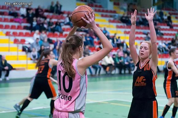 Koszykarki MKS Kutno wygrywają pierwszy mecz półfinałowy