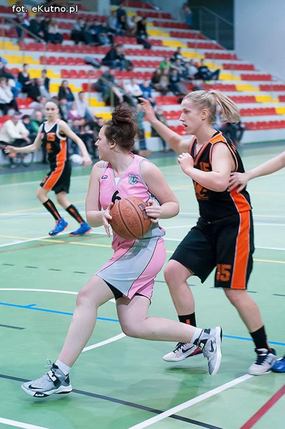 Koszykarki MKS Kutno wygrywają pierwszy mecz półfinałowy