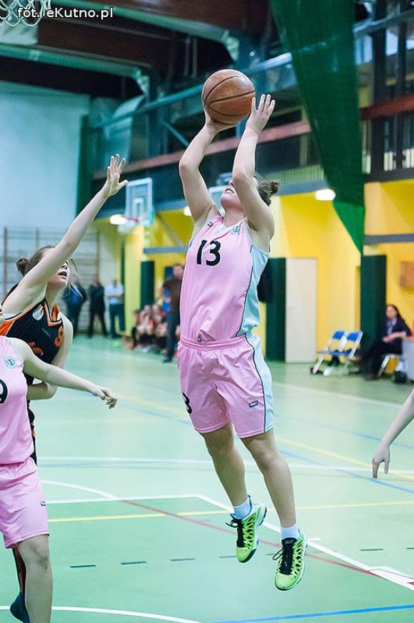 Koszykarki MKS Kutno wygrywają pierwszy mecz półfinałowy
