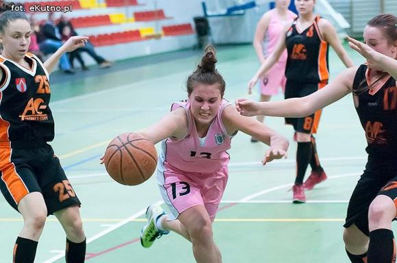 Koszykarki MKS Kutno wygrywają pierwszy mecz półfinałowy