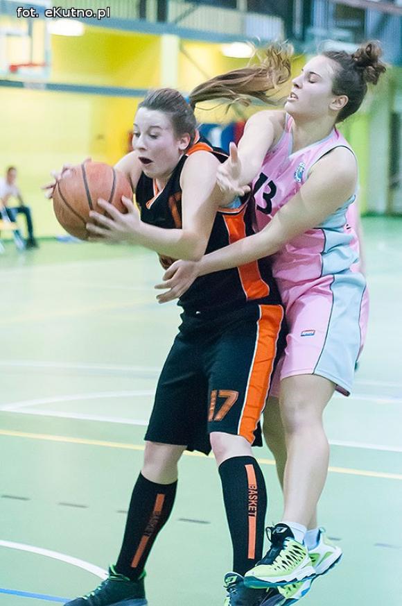 Koszykarki MKS Kutno wygrywają pierwszy mecz półfinałowy