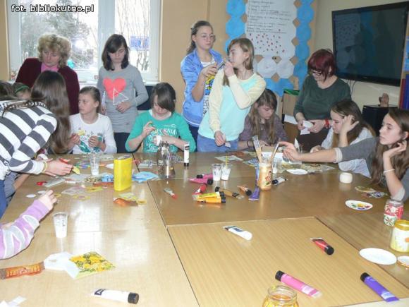 Magiczny decoupage i magia rysunku. Ferie w bibliotece