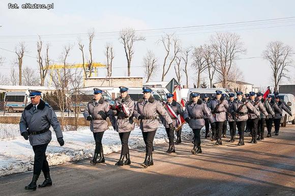 Poprawa warunków pracy policjantów z Krośniewic i nowy radiowóz