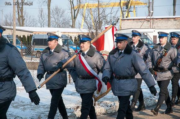 Poprawa warunków pracy policjantów z Krośniewic i nowy radiowóz