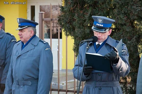 Poprawa warunków pracy policjantów z Krośniewic i nowy radiowóz