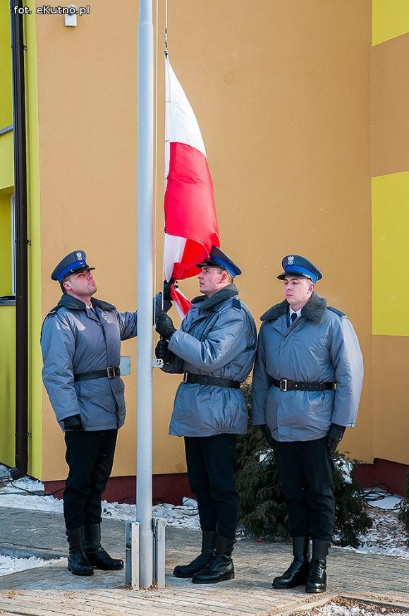 Poprawa warunków pracy policjantów z Krośniewic i nowy radiowóz
