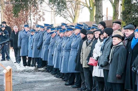 Poprawa warunków pracy policjantów z Krośniewic i nowy radiowóz