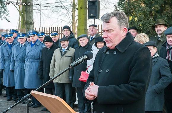 Poprawa warunków pracy policjantów z Krośniewic i nowy radiowóz