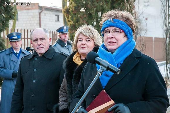 Poprawa warunków pracy policjantów z Krośniewic i nowy radiowóz