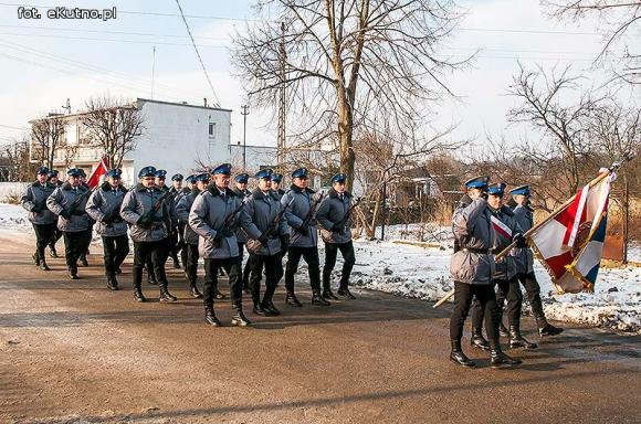 Poprawa warunków pracy policjantów z Krośniewic i nowy radiowóz