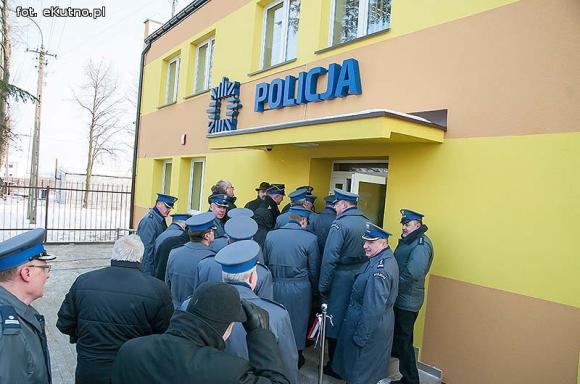 Poprawa warunków pracy policjantów z Krośniewic i nowy radiowóz