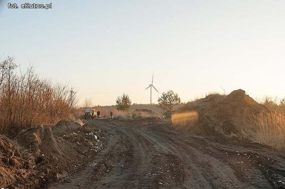 Kontrowersyjna rekultywacja wyrobisk w Kaszewach? Stowarzyszenie Czysta Okolica sprawdza