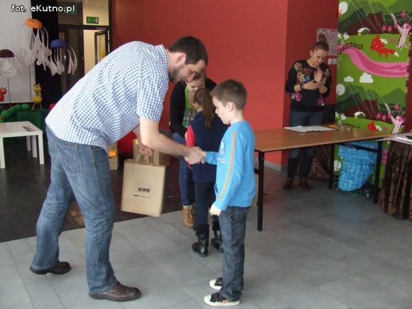Laureaci Wielkiego Konkursu Plastycznego w domu kultury