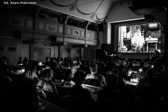 Inauguracja Klubu Filmowego w Domu Dochodowym. Zapraszamy na drugie spotkanie już w sobotę