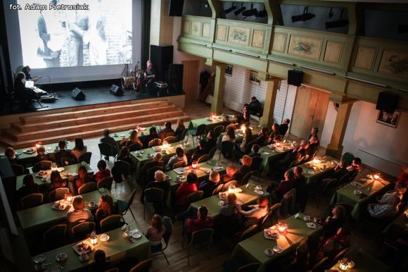 Inauguracja Klubu Filmowego w Domu Dochodowym. Zapraszamy na drugie spotkanie już w sobotę