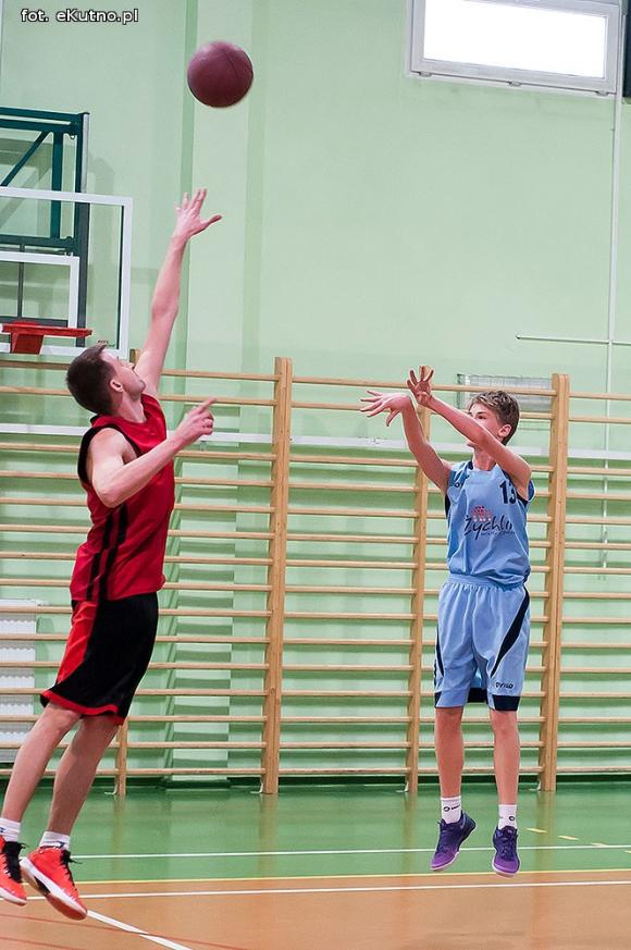 KALK: Zmiany w tabeli. Czarni demolują rywali