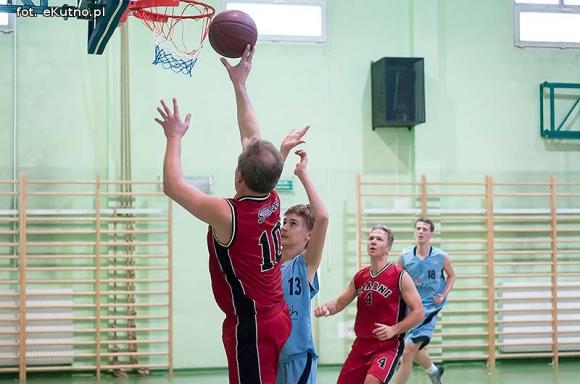 KALK: Zmiany w tabeli. Czarni demolują rywali