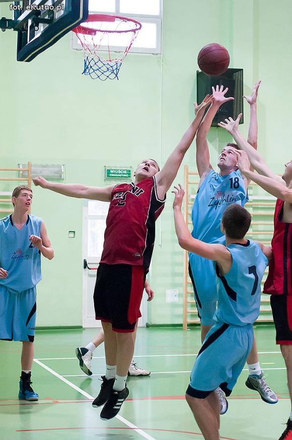 KALK: Zmiany w tabeli. Czarni demolują rywali